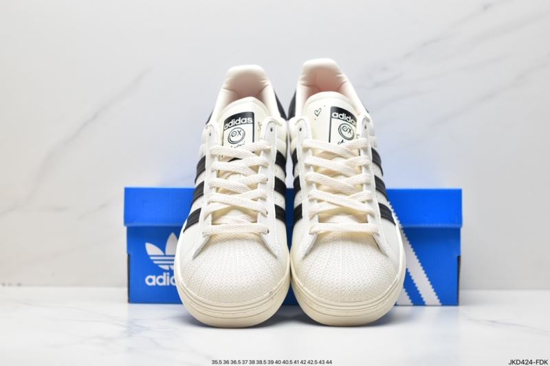 Adidas Sneakers